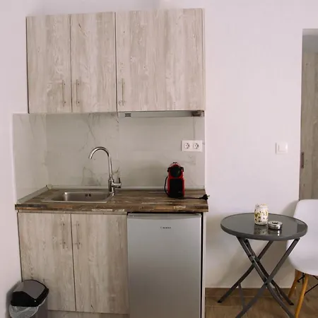 Thomas House Near The Nea Kallikrateia