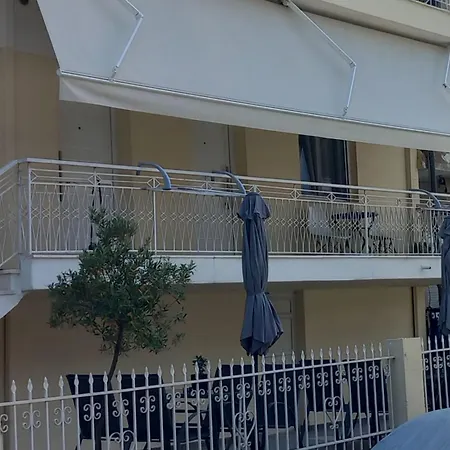 Daire Thomas House Near The