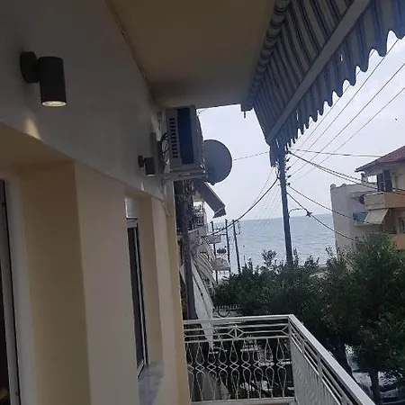 Thomas House Near The Апартаменты