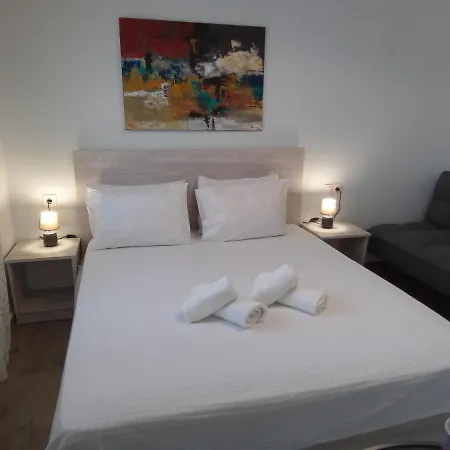 Thomas House Near The