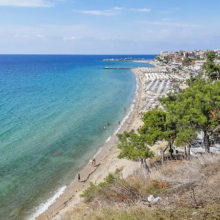 Thomas House Near The Nea Kallikrateia